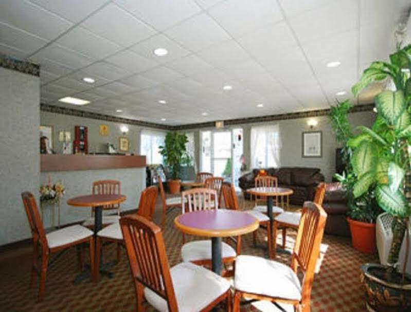 Super 8 By Wyndham Motel