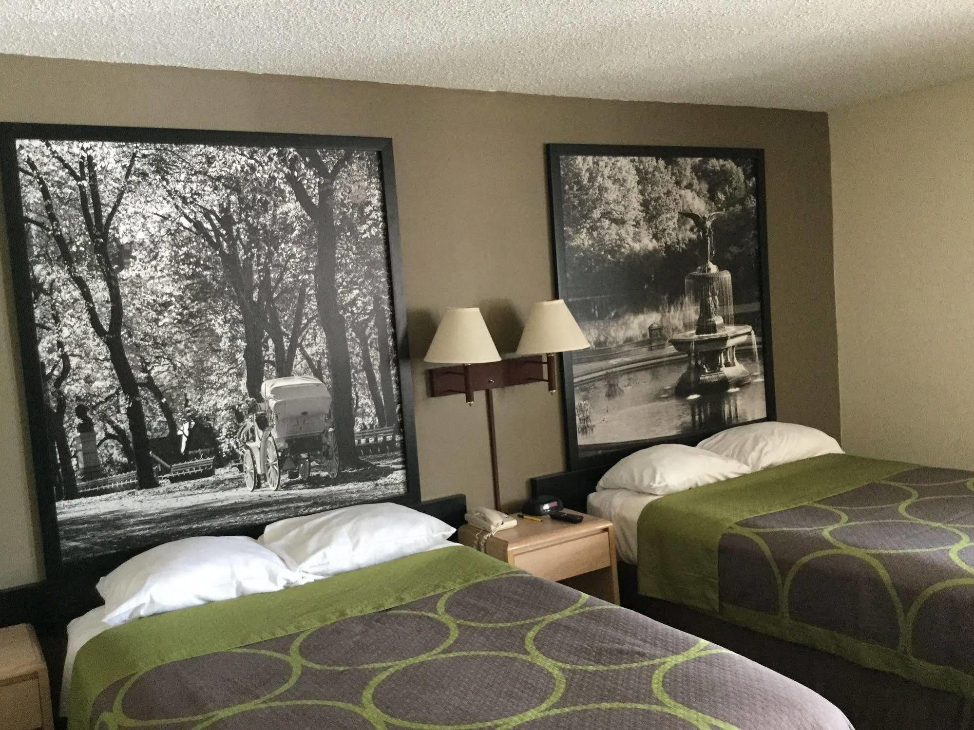 Super 8 By Wyndham Motel Monticello