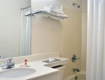 Super 8 By Wyndham Monticello