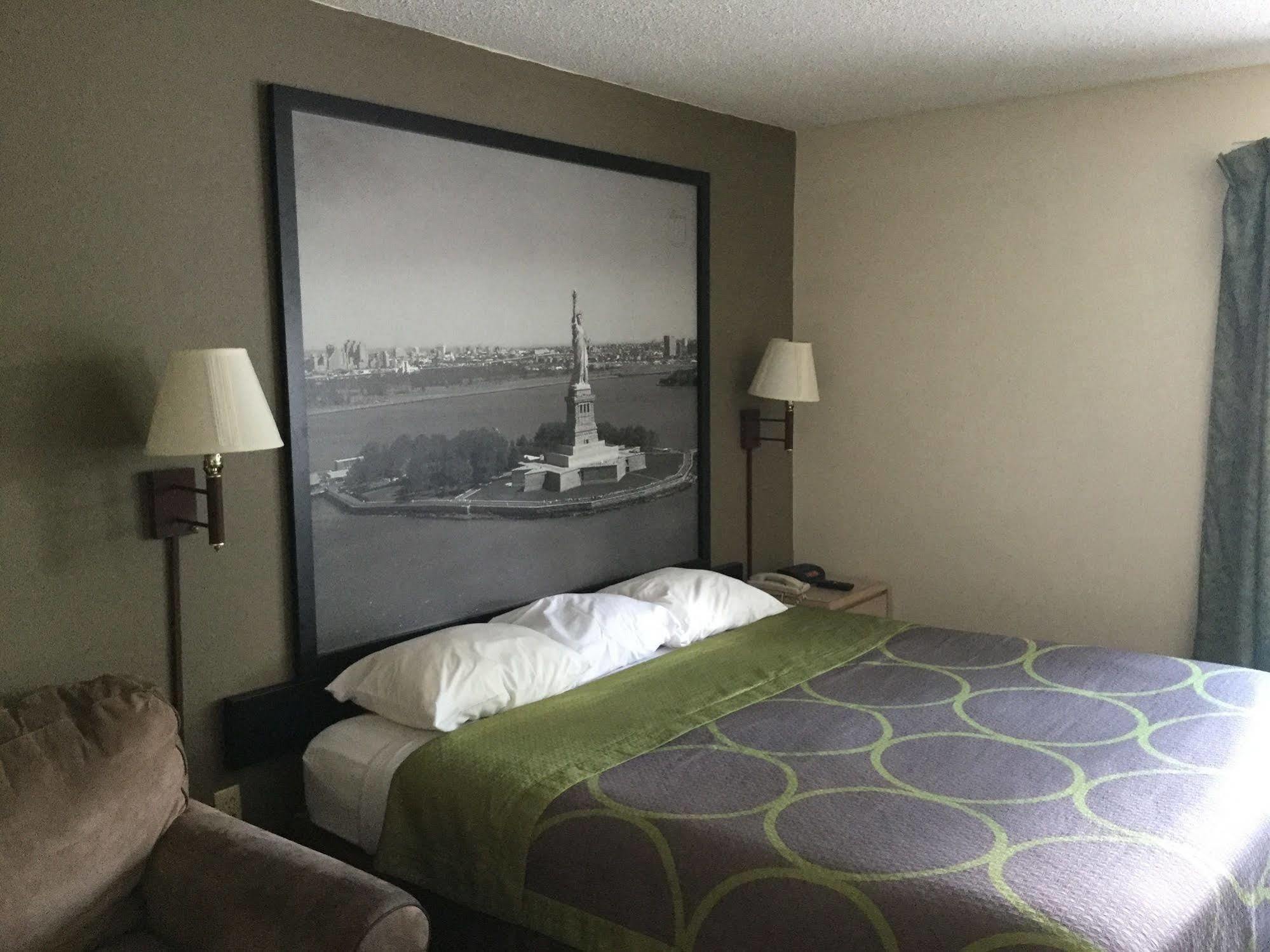 Super 8 By Wyndham 2* Monticello